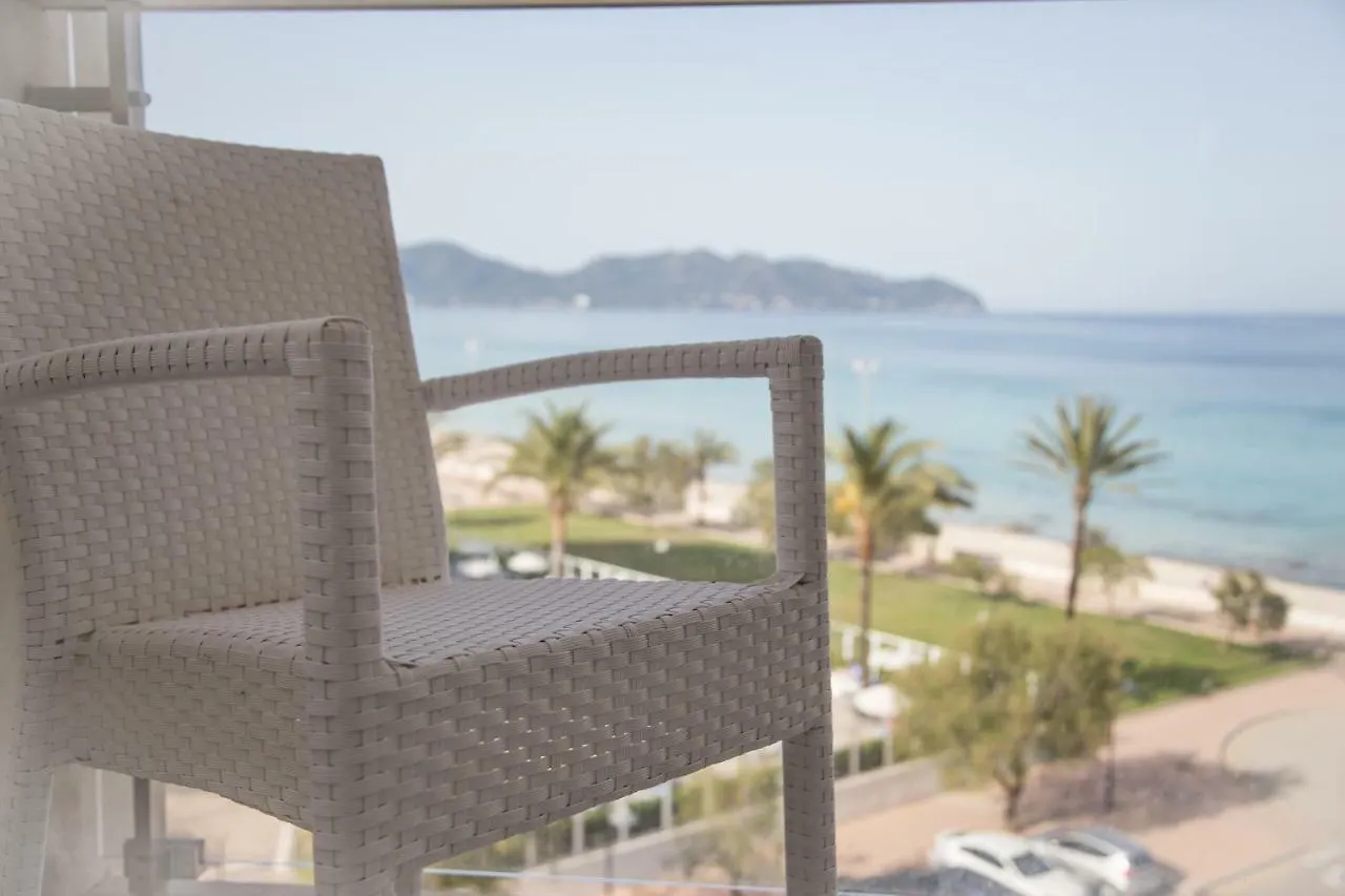 Sea Club Apartments Cala Millor  Spain